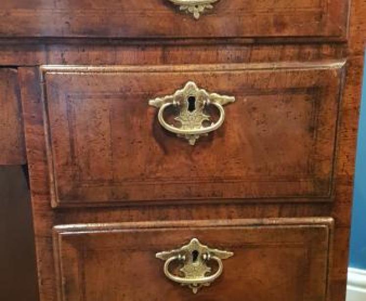 George III Walnut Kneehole Desk - Image 4