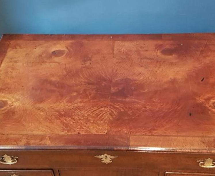 George III Walnut Kneehole Desk - Image 7