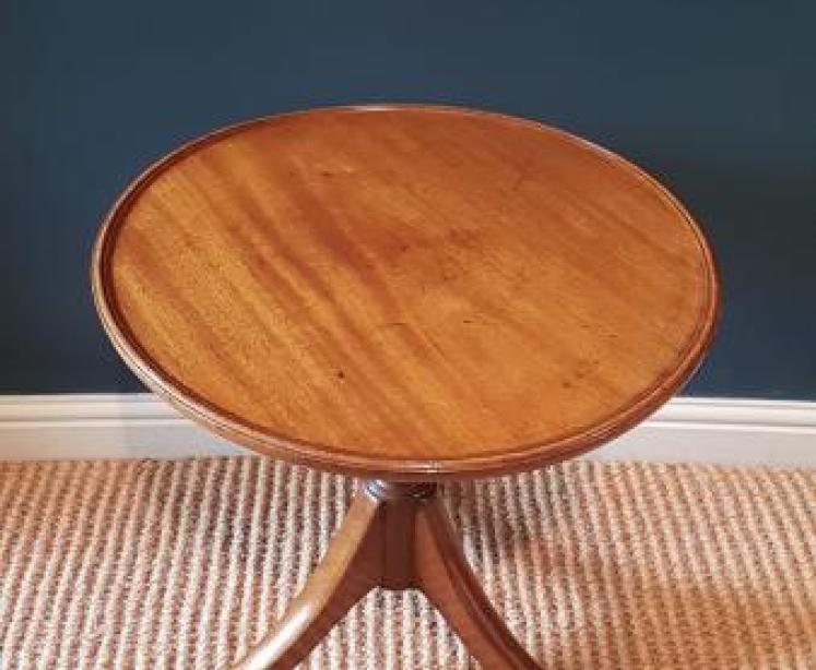 Regency Low Proportioned Lamp Table - Image 5