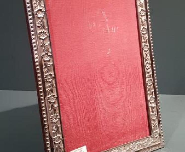 Large Victorian Silver Photo Frame - Image 4