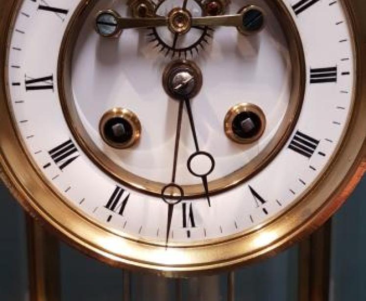 Victorian Four Glass Clock - Image 5