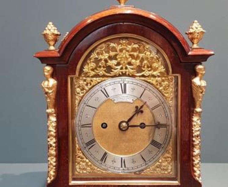 Victorian Bracket Clock by Goldsmiths & Silversmiths - Image 1