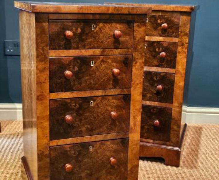 Matching Pair of Victorian Burr Walnut Bedside Chests - Image 1