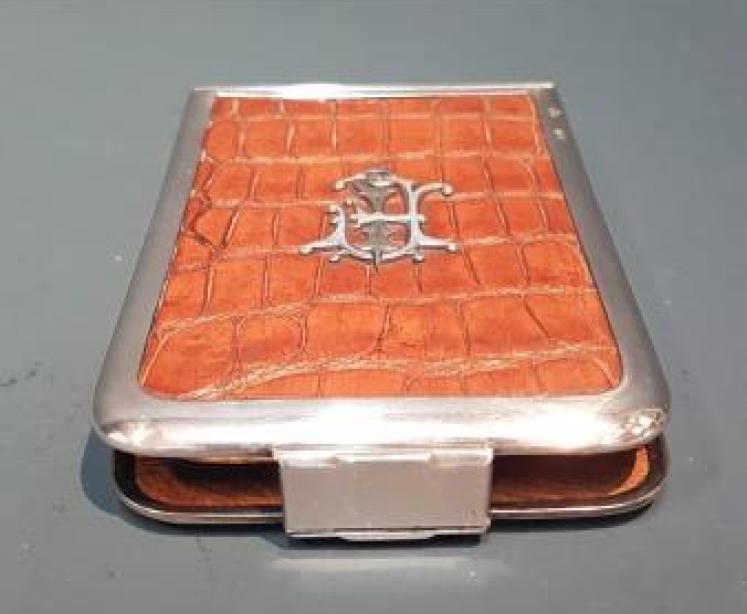 Victorian Silver and Crocodile S-Line Note Pad and Pencil - Image 7