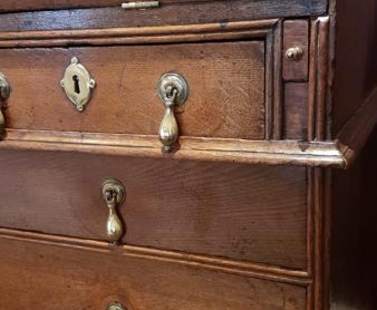 George I Figured Oak Bureau - Image 2