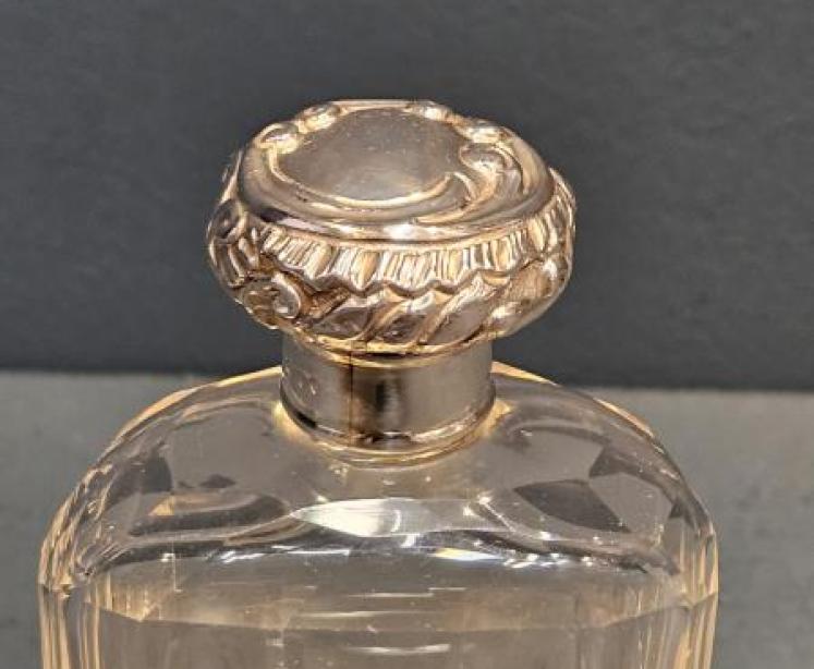 Victorian Silver and Cut Crystal Hip Flask  - Image 2