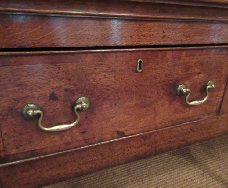 Superb George II Period Oak & Mahogany Dresser - Image 4