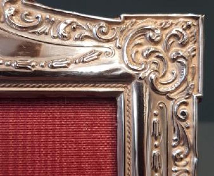 Edwardian Embossed Silver Photo Frame - Image 6