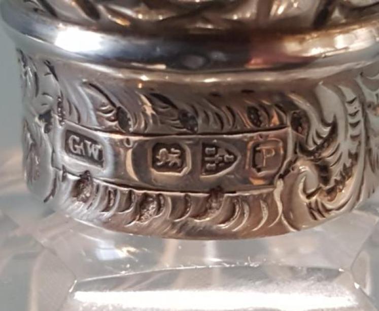 Victorian Silver Topped Cut Crystal Scent Bottle  - Image 2