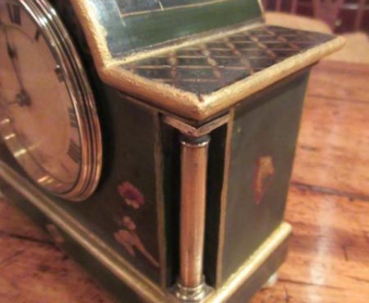 Edwardian Period Chinoserie Green Lacquered Mantel Clock - Image 4