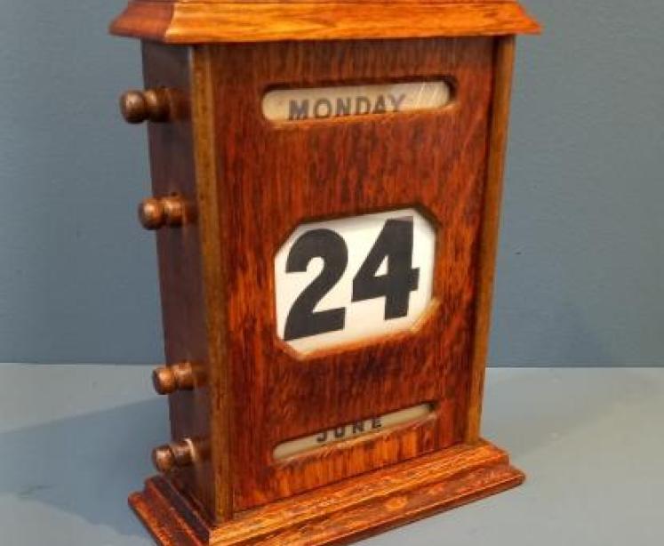 Large Edwardian Oak Perpetual Desk Calendar - Image 7
