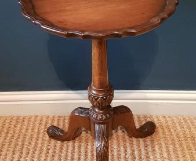 Quality Victorian Walnut Wine Table - Image 1