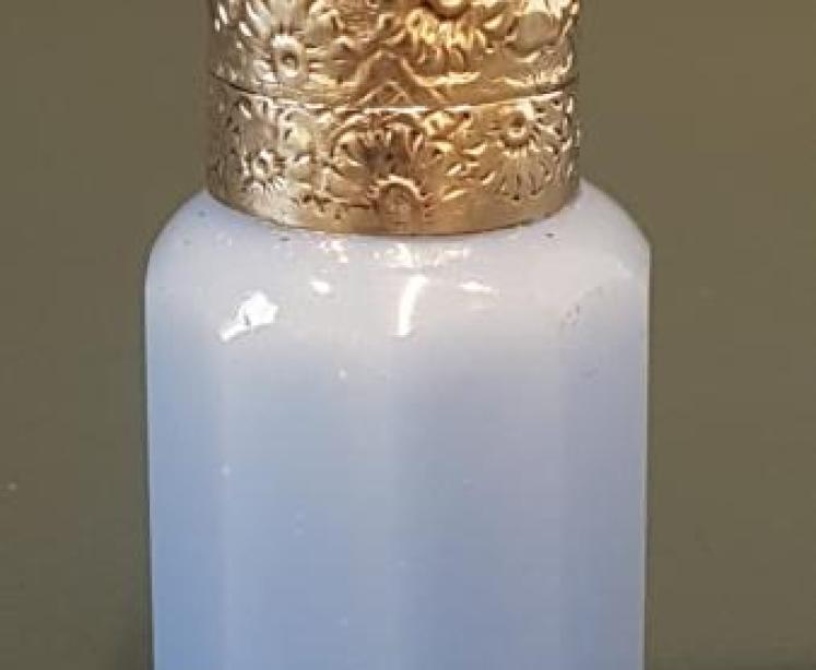 Victorian Silver Top & Blue Glass Scent Bottle - Image 4
