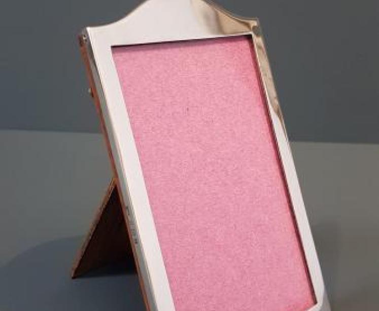 George V Arched Top Silver Photo Frame - Image 2