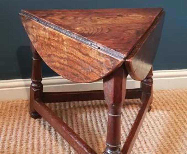 Rare Period Oak and Elm Drop Leaf Cricket Table - Image 1