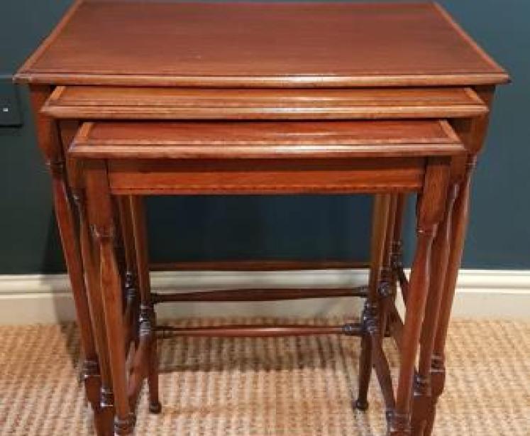 Nest of Edwardian Mahogany Occasional Tables - Image 1