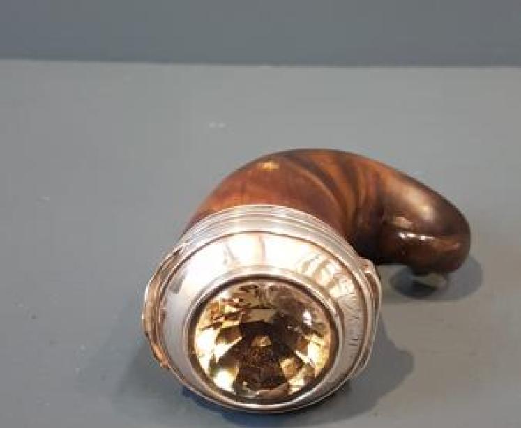 Victorian Snuff Horn with Silver and Citrine Lid - Image 2
