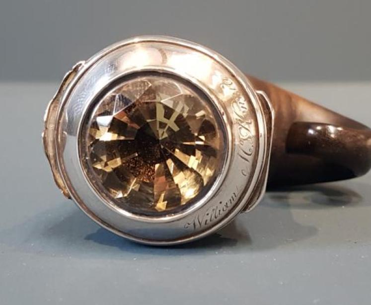 Victorian Snuff Horn with Silver and Citrine Lid - Image 4