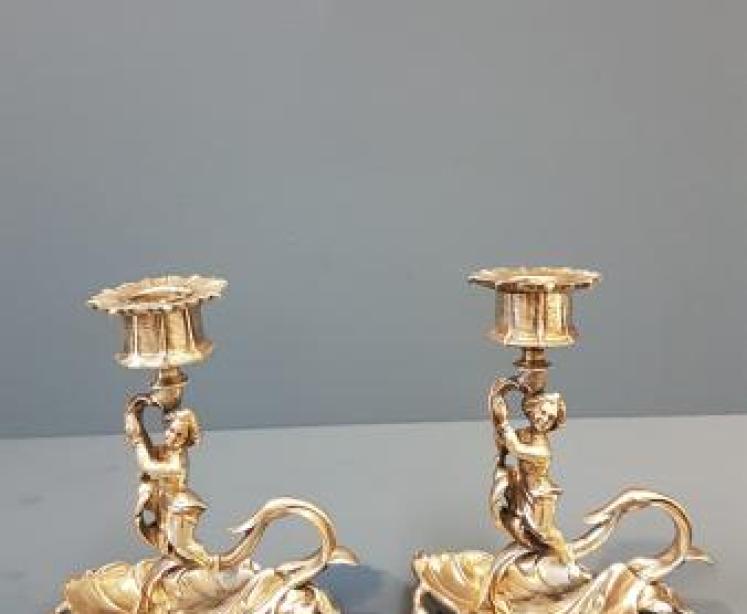 Pair of Victorian Cast brass Chambersticks - Image 1