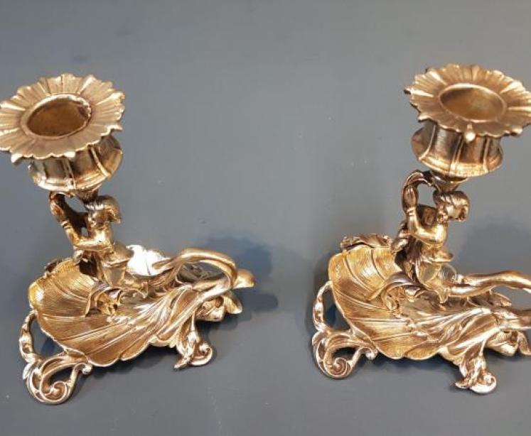 Pair of Victorian Cast brass Chambersticks - Image 3
