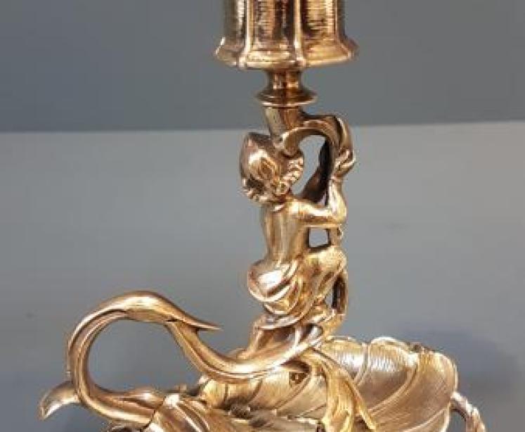 Pair of Victorian Cast brass Chambersticks - Image 4