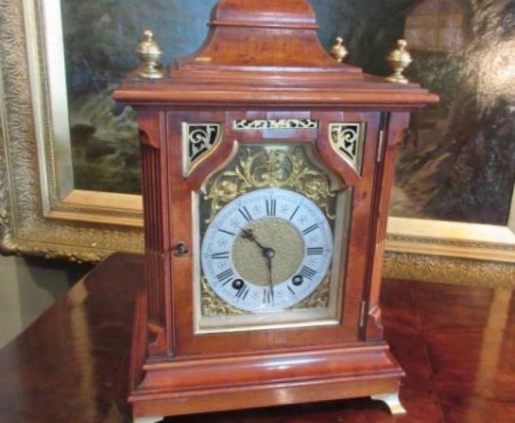 Superb 19th Century Walnut Ting-Tang Bracket Clock - Image 1