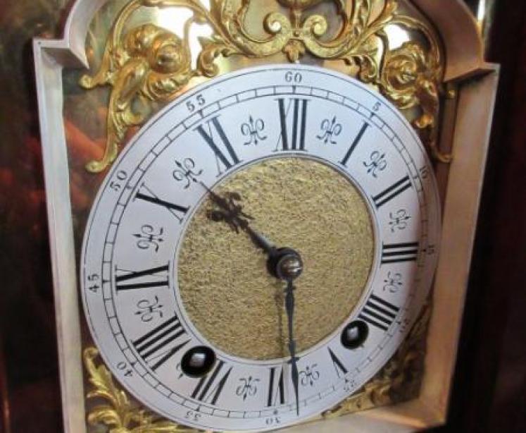 Superb 19th Century Walnut Ting-Tang Bracket Clock - Image 2