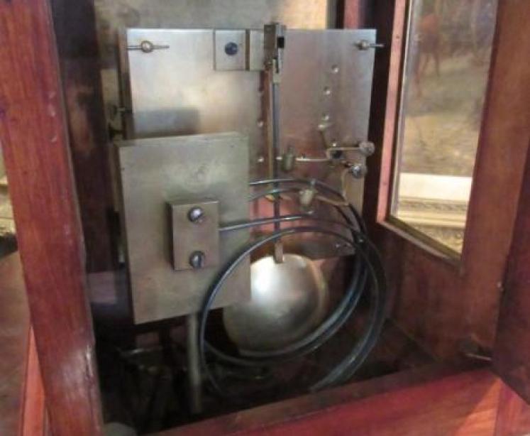 Superb 19th Century Walnut Ting-Tang Bracket Clock - Image 5