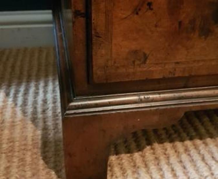 Georgian Walnut Chest of drawers  - Image 5