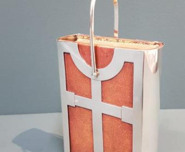 George V Silver Prayer Book Carrier and Book  - Image 4