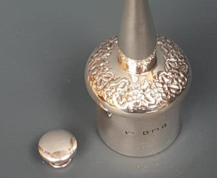 Silver Glove Powderer  - Image 3