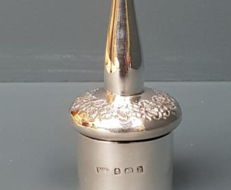 Silver Glove Powderer  - Image 6