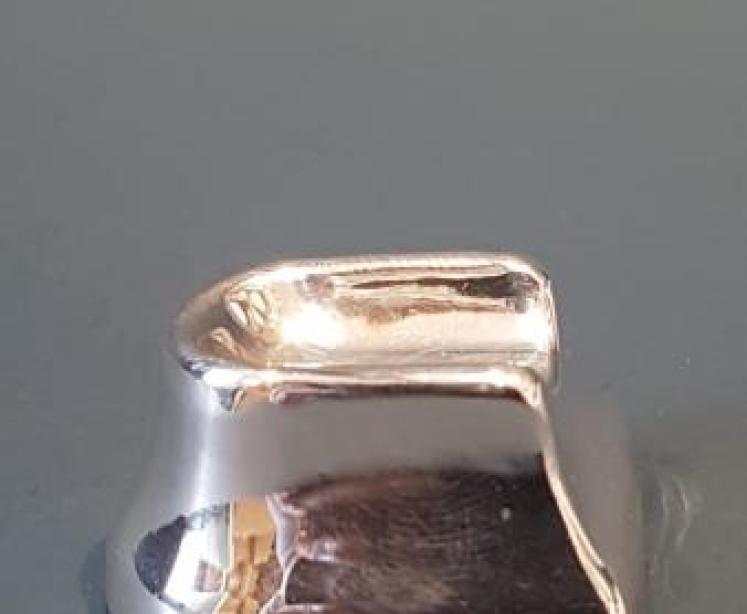 Solid Silver Nail Manicurists Finger Rest - Image 1