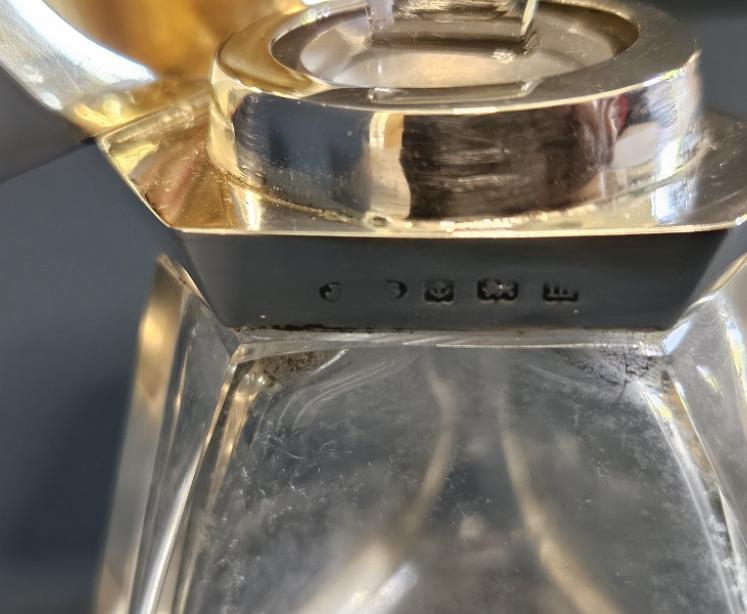 Triangular Silver Top Scent Bottle - Image 5