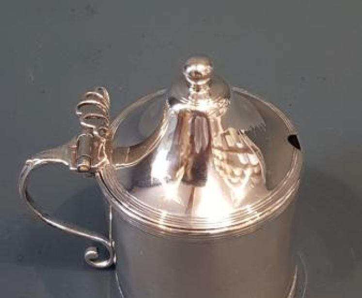 George III Silver Mustard Pot by Bateman - Image 2