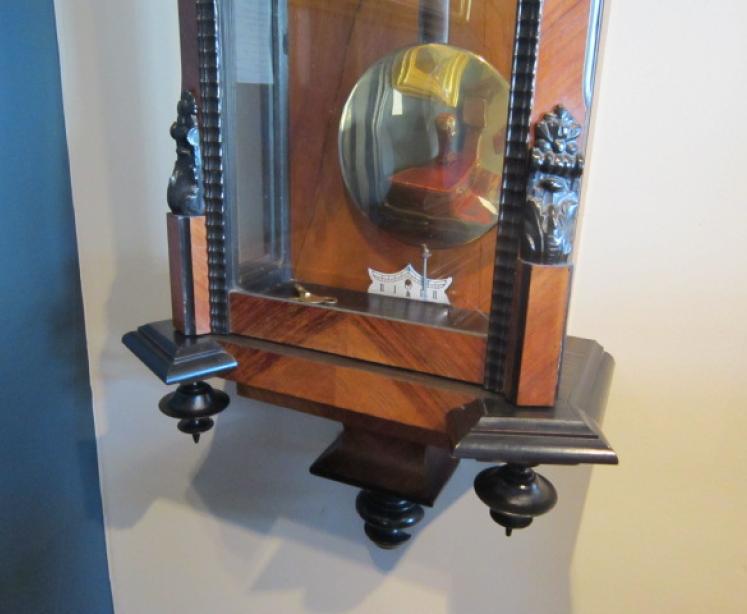 Slim Victorian Weighted Vienna Wallclock - Image 4