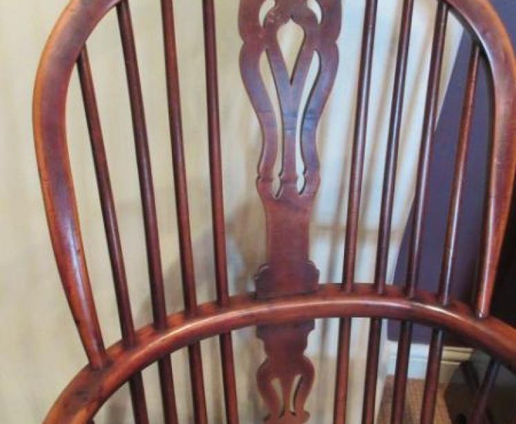 Set of Four Early 19th Century Yew Windsor Armchairs - Image 4