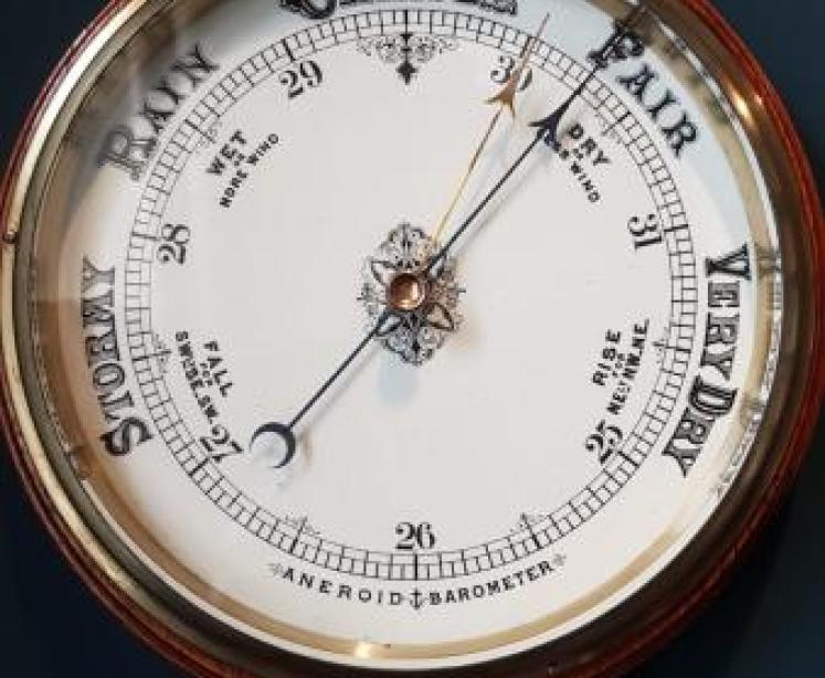 Victorian Oak Cased Banjo Barometer - Image 2