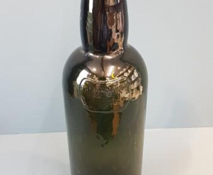 Set of 10 Large Late Victorian Sandemans Port Bottles - Image 2