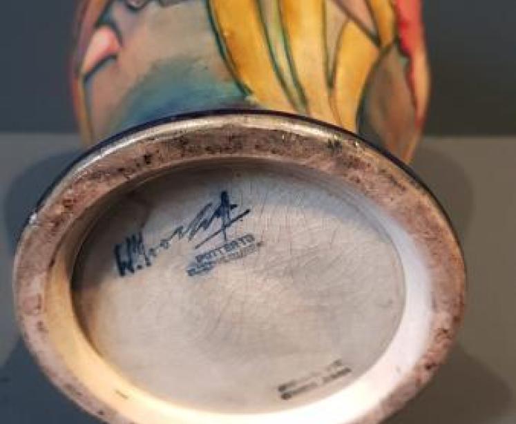 Moorcroft Flambe Slipper Orchid Vase - Image 4