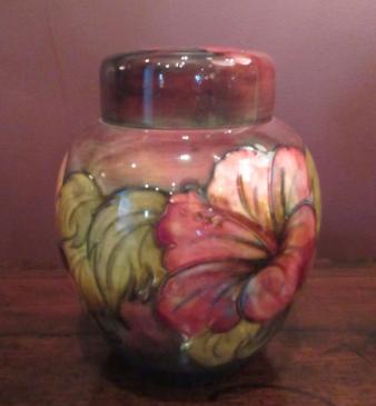 Rare Moorcroft Hibisus Flambe Ginger Jar & Cover