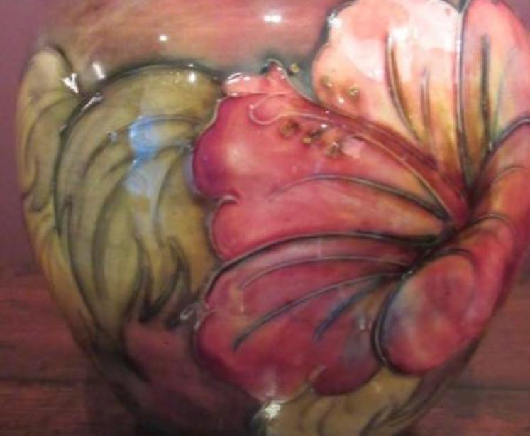 Rare Moorcroft Hibisus Flambe Ginger Jar & Cover - Image 2