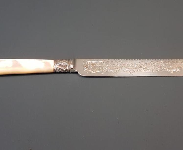 Immaculate Victorian Solid Silver Cake Knife  - Image 4