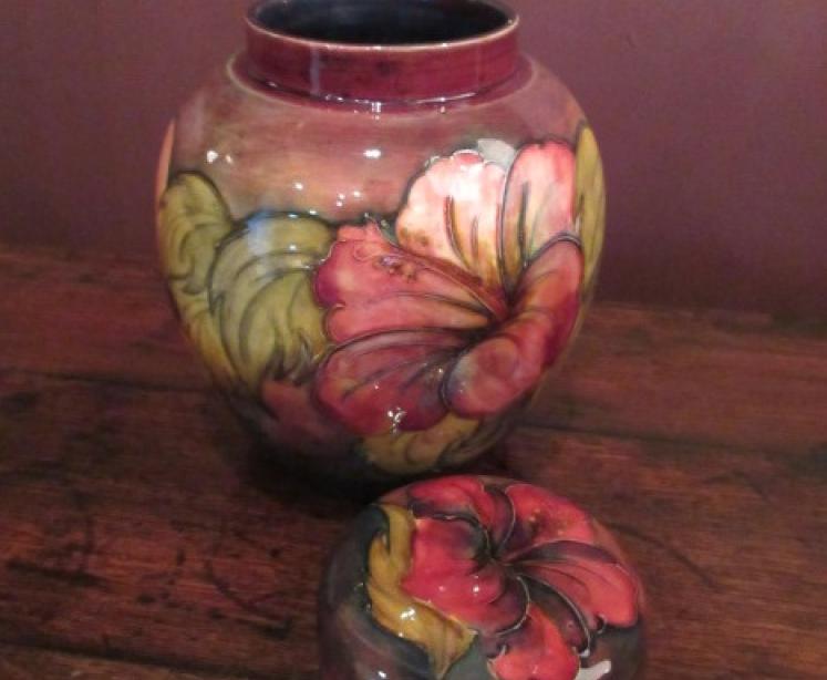 Rare Moorcroft Hibisus Flambe Ginger Jar & Cover - Image 5