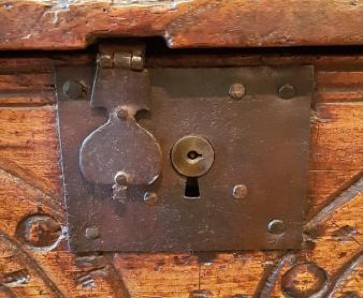  Elm Six Plank Coffer With Carved Front - Image 6