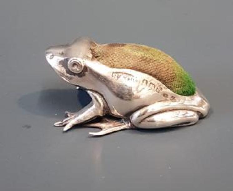 Silver Frog Pin Cushion - Image 2