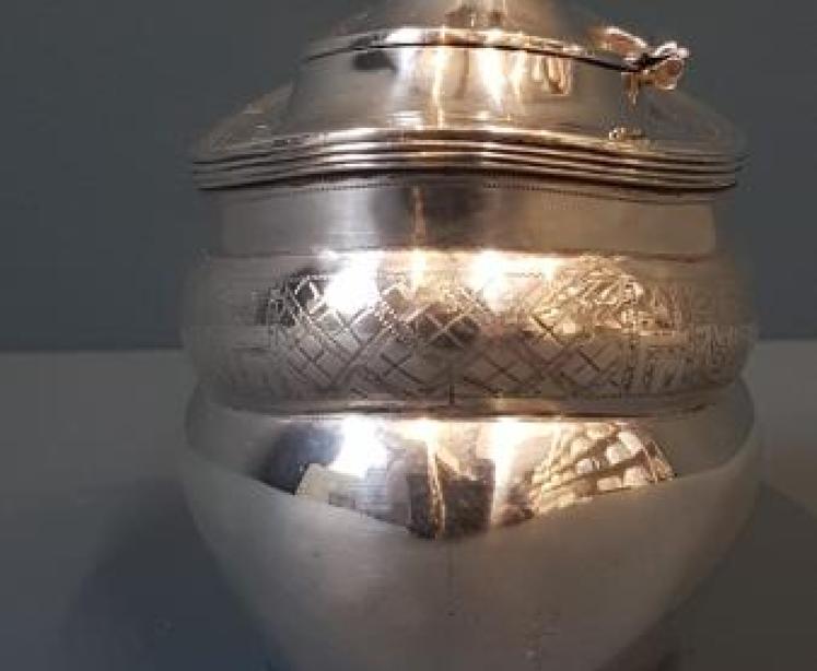 Fine Quality Chester Silver Tea Caddy  - Image 2