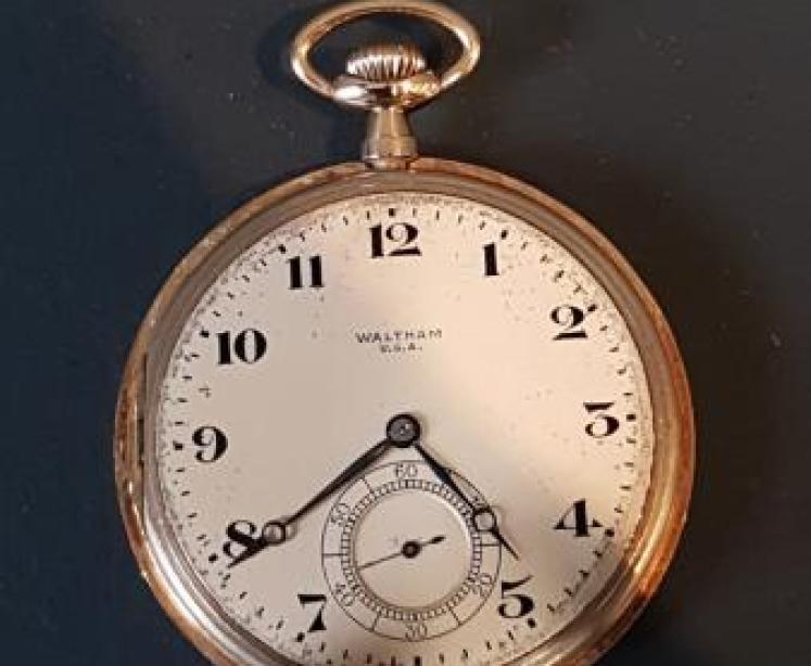 Immaculate 9ct Gold Waltham Pocket Watch  - Image 6
