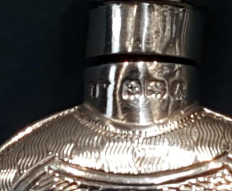 George V Engine Turned Silver Scent Bottle - Image 6