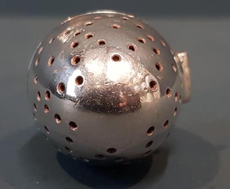 Edwardian Cast Silver Tea Infuser - Image 5